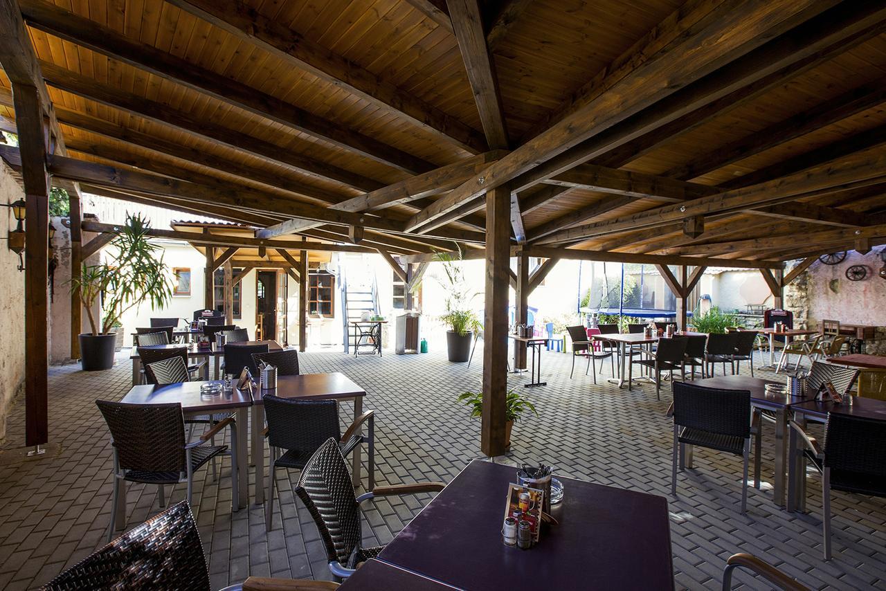 Hotel U Lípy Krusovice Exterior foto